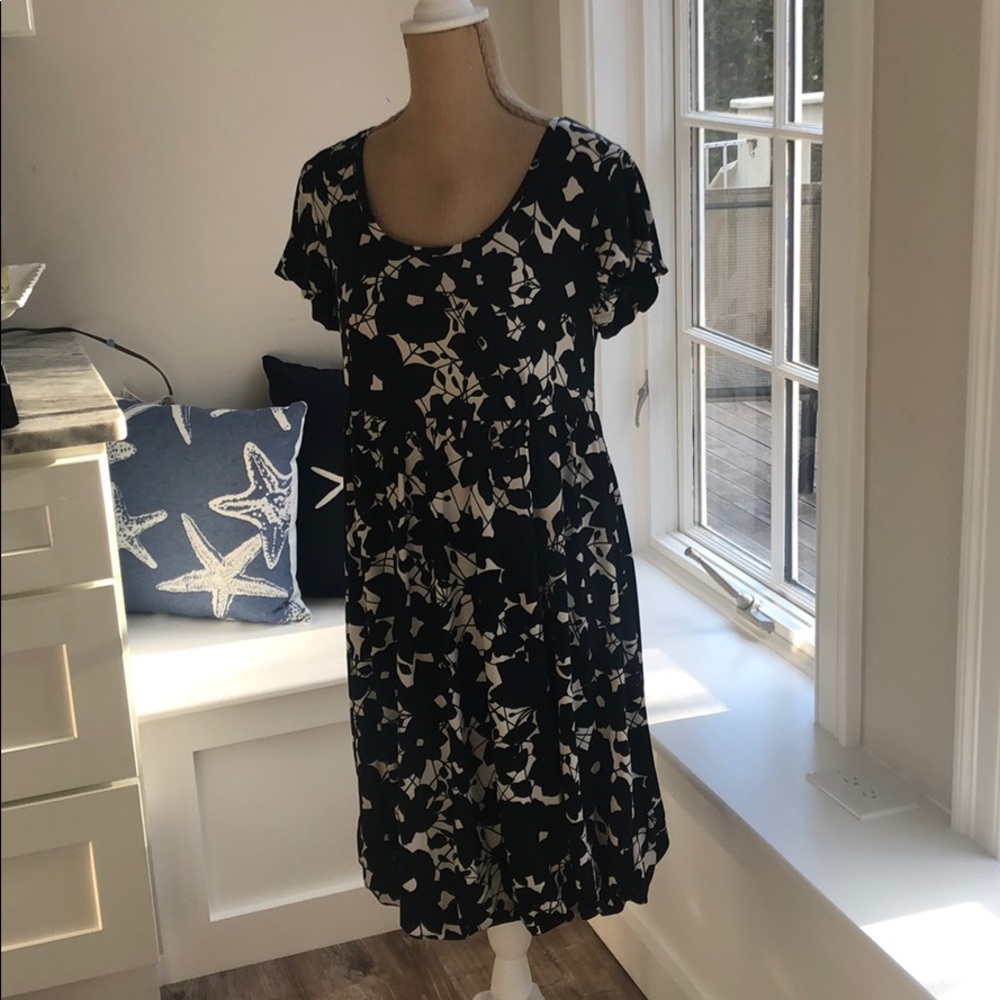 {Apt 9}  black and white dress in size small